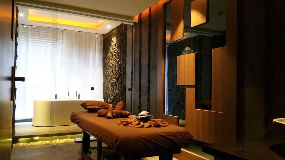 Eska Hotel Batam Exterior photo
